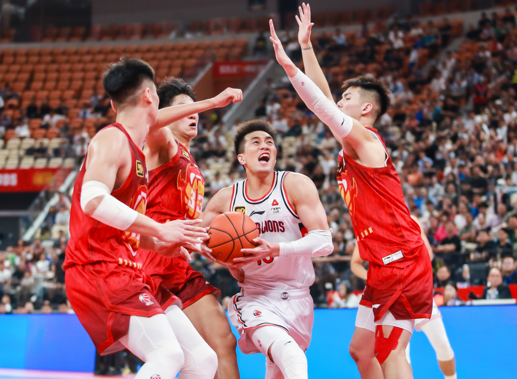 lol 新英雄-中超今夜走向成谜，广州队遗憾出局，目标明确，身体对抗强度拉满