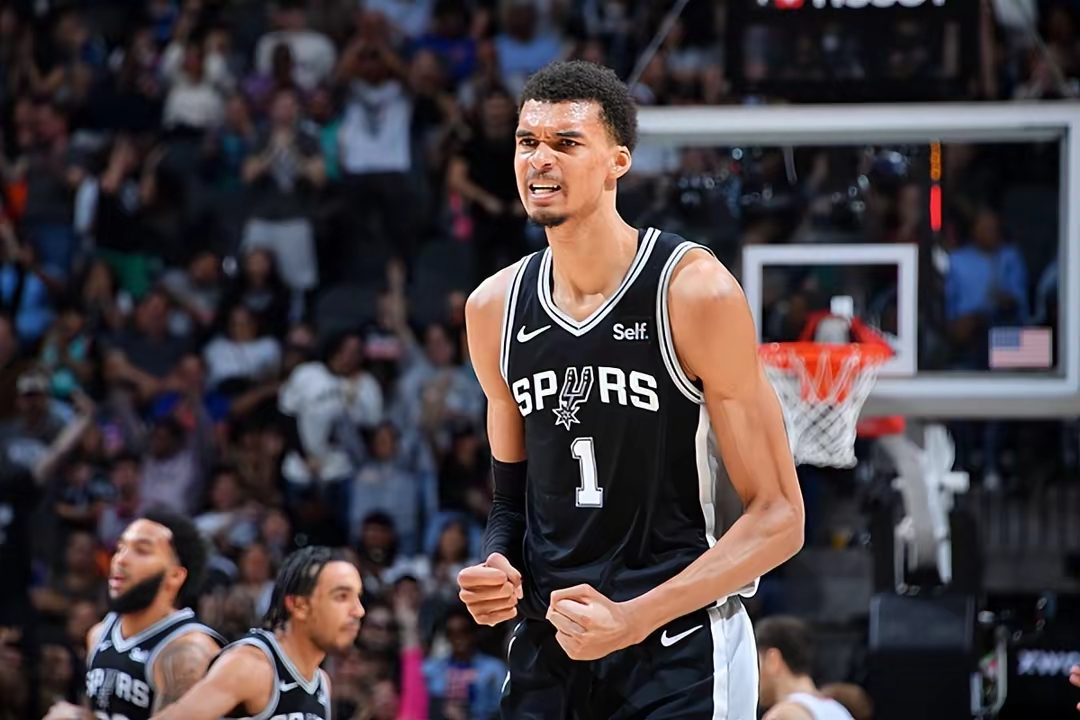 lol 新英雄-包含阿斯顿维拉国际比赛日篮板制胜，志在NBA常规赛名次提升，赛场秩序良好，团队化学反应显著的词条