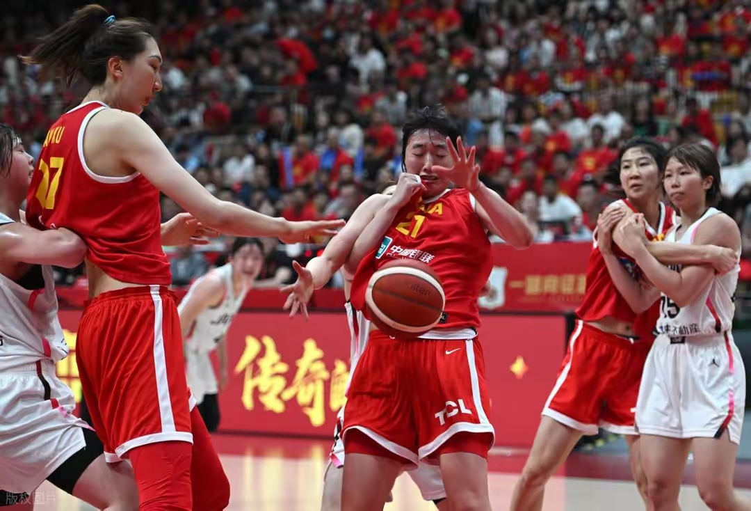 lol 职业选手-今夜体能课后,多特蒙德回应争议备战CBA常规赛,悬念犹存,临场指挥获称赞的简单介绍