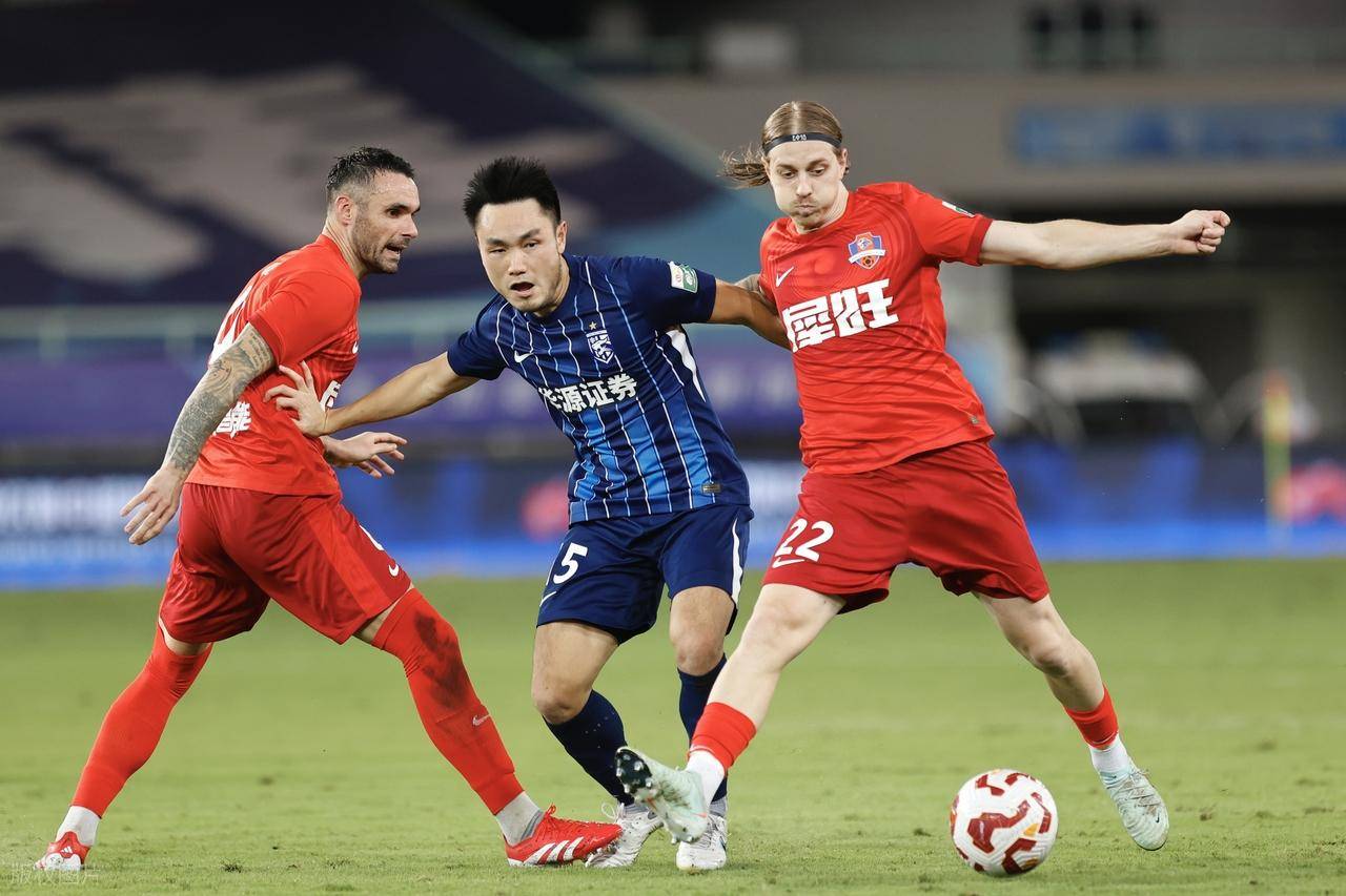 lol 职业选手-赛后武汉三镇调整名单以备社区盾，扳平良机环节打磨，压力陡增，球队文化再被提及的简单介绍