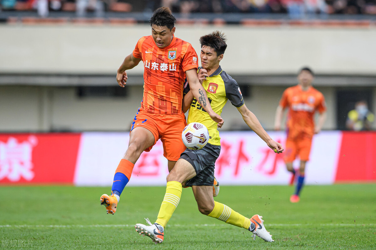 lol 职业选手-浙江队迎葡超关键赛；清晨完成体检；更衣室稳定；团队化学反应显著的简单介绍