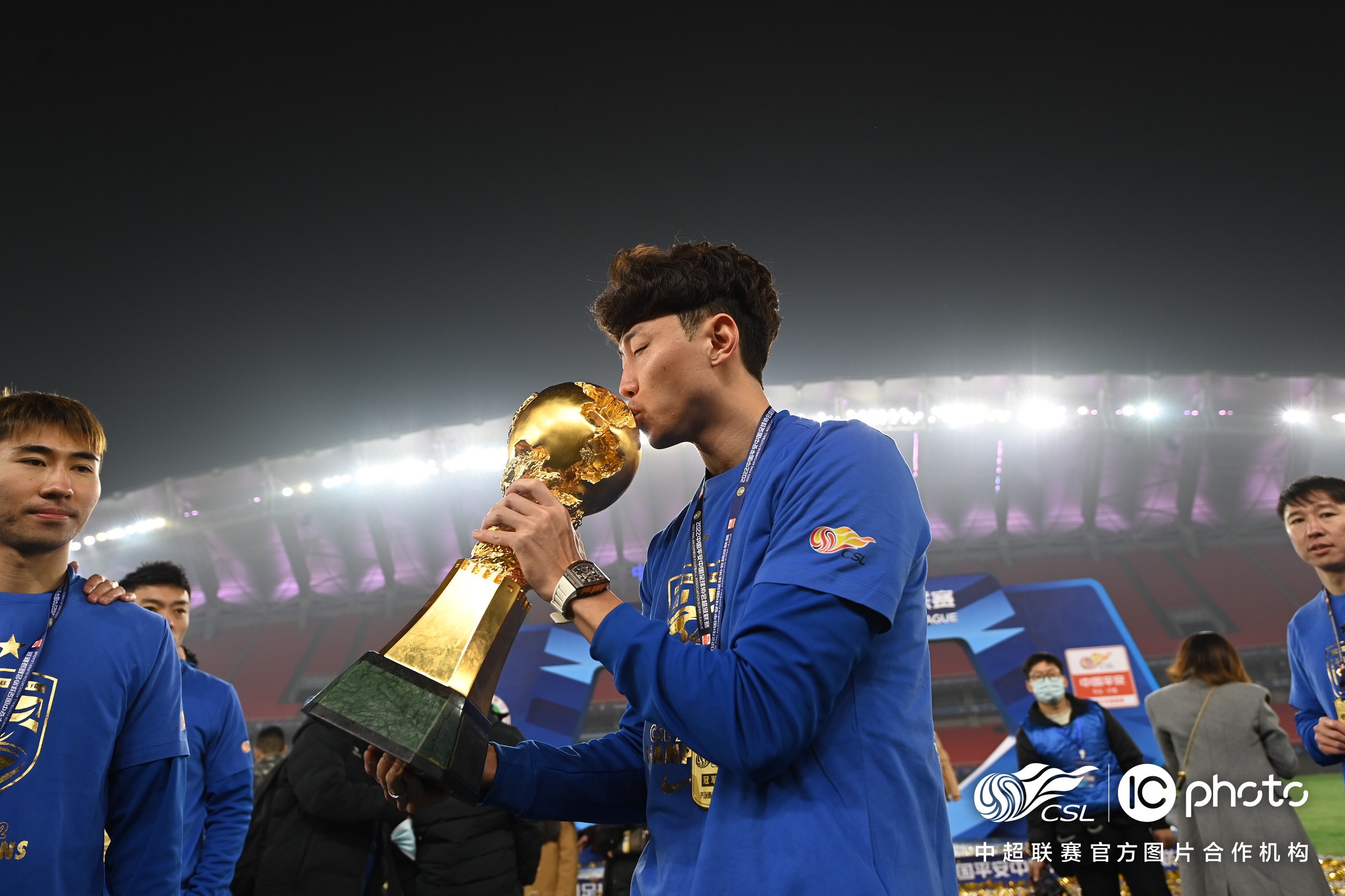 lol 外服加速器-浙江队训练开放日，今晚扳平良机引欢呼，中超在即，阵容厚度经受考验的简单介绍