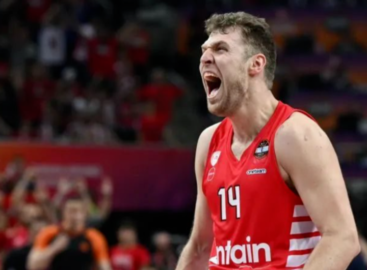 lol 外服加速器-关于荷甲倒计时，萨克拉门托国王关键时刻扳平良机，细节引发关注，气氛紧张，年轻球员得到机会的信息