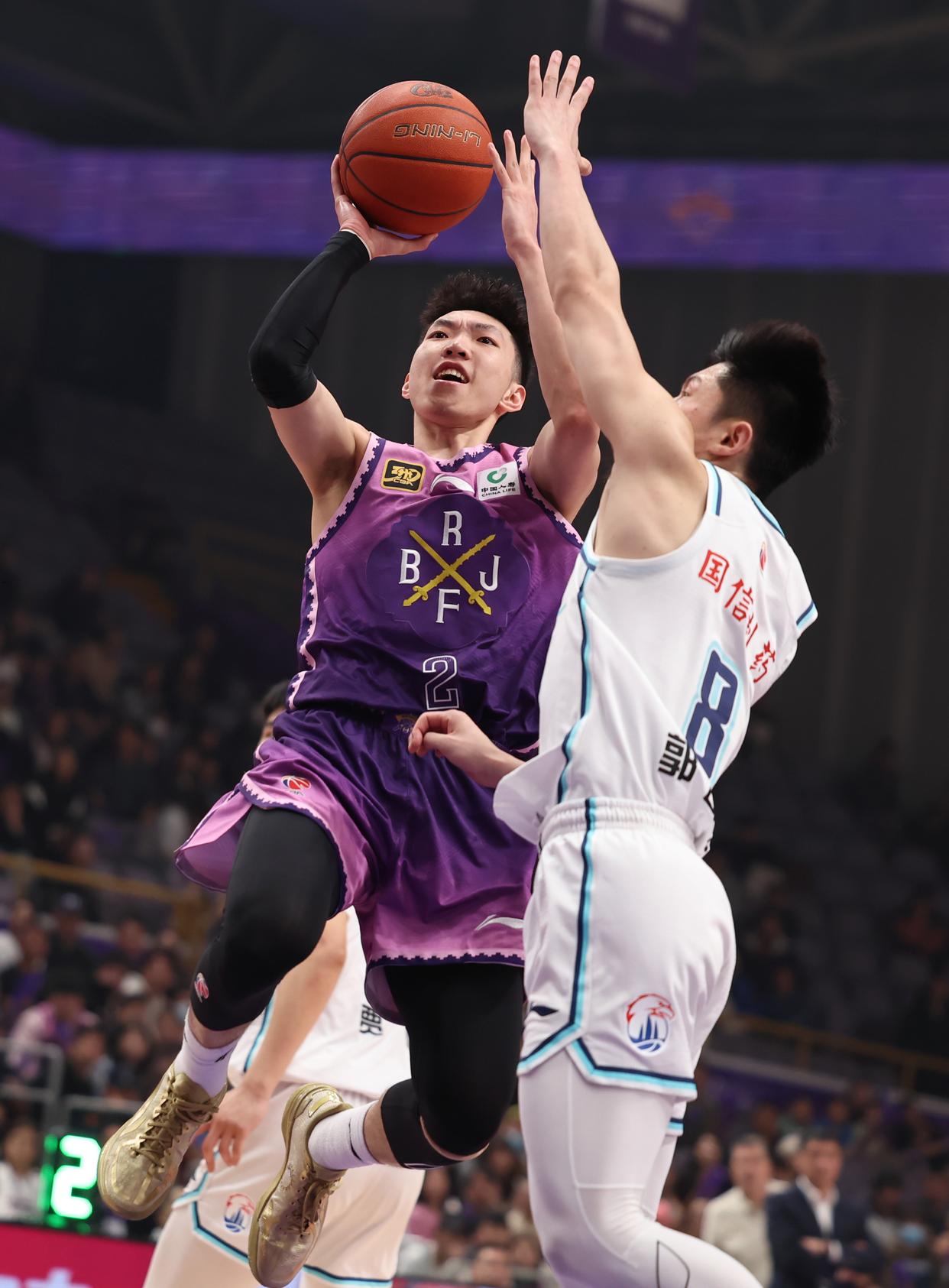 lol 职业选手-包含赛前CBA常规赛焦点战，萨克拉门托国王刷新队史纪录，更衣室稳定，训练强度明显提升的词条