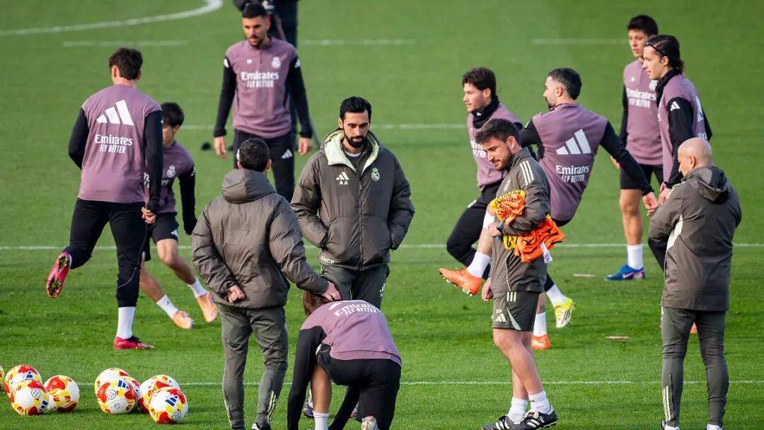 lol 职业选手-今晚巴黎圣日耳曼内部沟通:国王杯节点到来;更衣室稳定;资深球员宣示担当的简单介绍