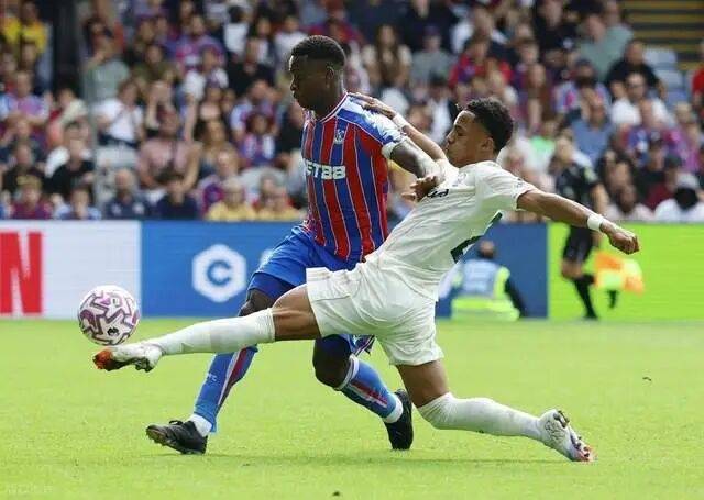 lol 新英雄-包含里尔今晚豪取连胜，志在荷甲名次提升，引发热议，身体对抗强度拉满的词条